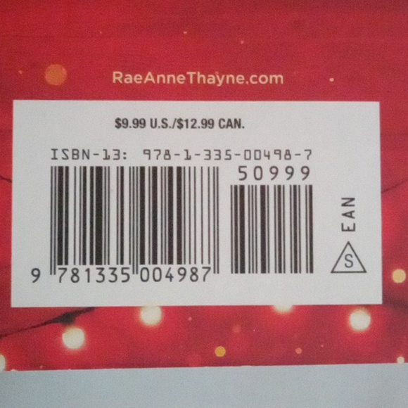 A Holiday book  by RaeAnne Thayne - Picture 3 of 5